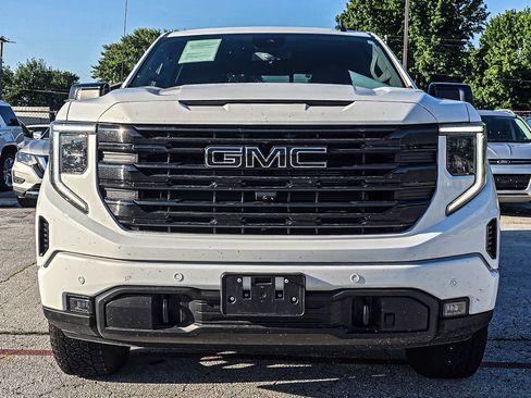 Used 2024 GMC Sierra 1500 Elevation w/ Elevation Premium Package AWD/4WD image 2