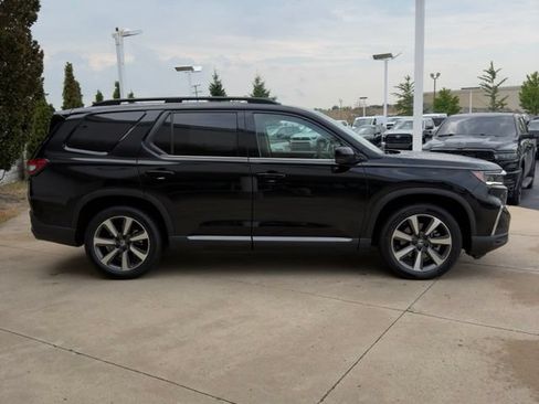 Used 2023 Honda Pilot Elite image 6