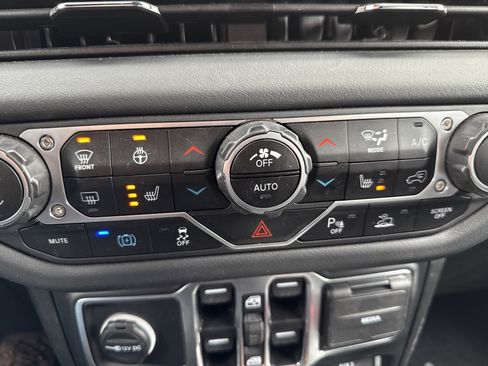 Used 2024 Jeep Wrangler Unlimited Rubicon 4xe image 28