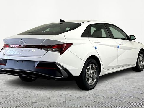 New 2026 Hyundai Elantra SE FWD image 7