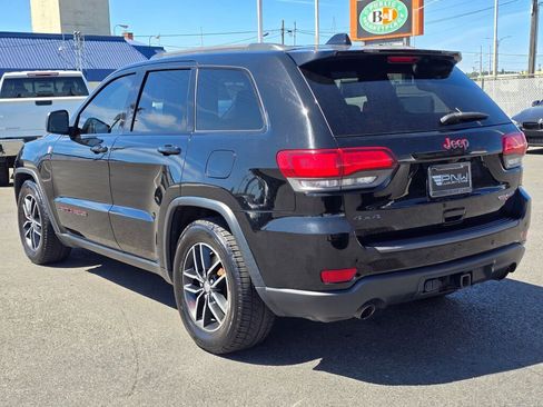 Used 2017 Jeep Grand Cherokee Trailhawk w/ Trailhawk Luxury Group AWD/4WD image 8