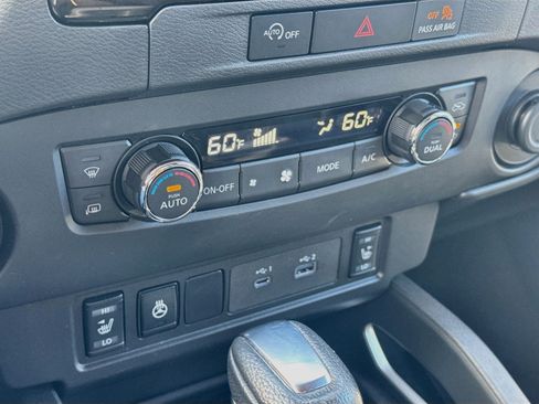 Used 2024 Nissan Frontier SL AWD/4WD image 15
