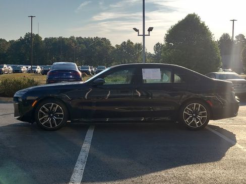 Used 2025 BMW 740i xDrive AWD/4WD image 6