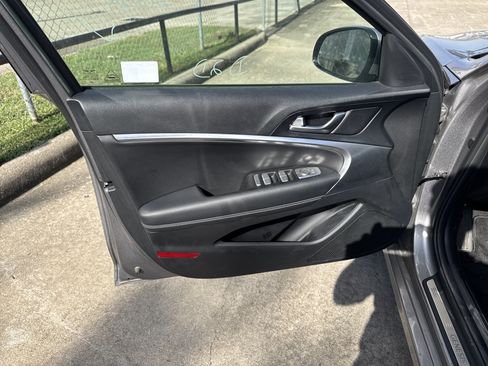 Used 2025 Genesis G70 2.5T RWD image 5