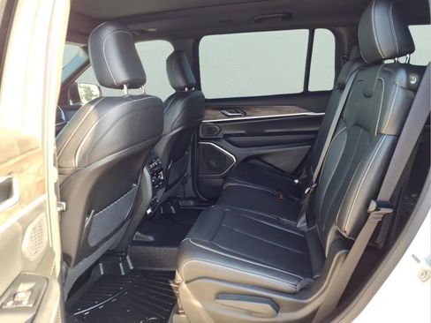 Used 2026 Jeep Grand Cherokee L Limited w/ Limited Altitude Package RWD image 16