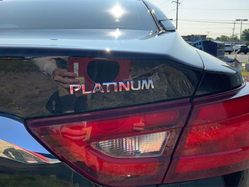 Used 2018 Nissan Maxima Platinum FWD image 23