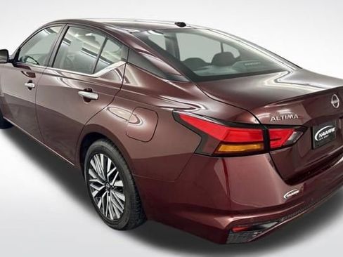 Used 2024 Nissan Altima 2.5 SV image 6