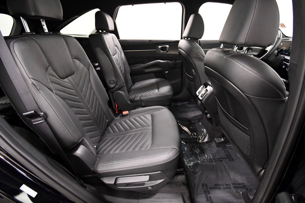 Certified 2026 Kia Sorento SX Prestige AWD/4WD image 19