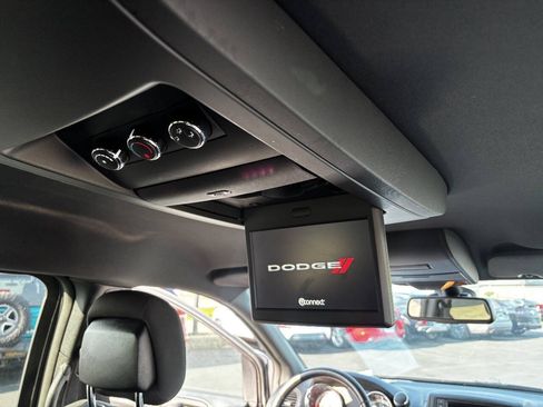 Used 2020 Dodge Grand Caravan SE FWD image 27