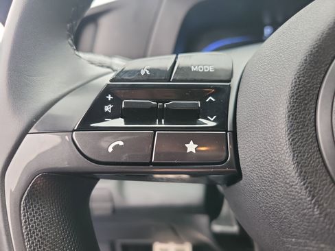 Used 2025 Hyundai Elantra Sport image 17