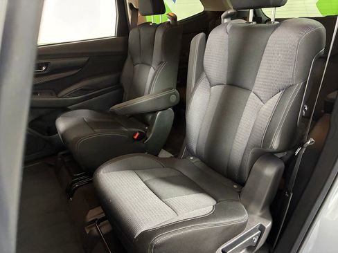 Used 2024 Subaru Ascent Premium w/ Convenience Package image 23