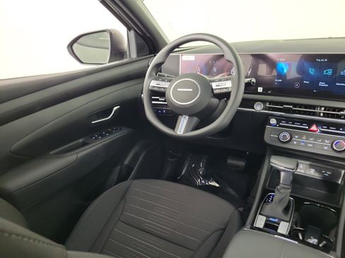 New 2025 Hyundai Santa Cruz SE image 5