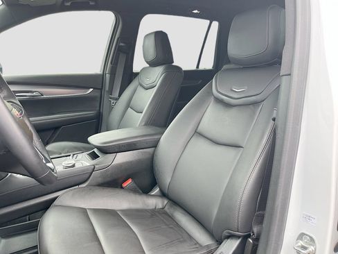 Used 2025 Cadillac XT6 Luxury FWD image 21