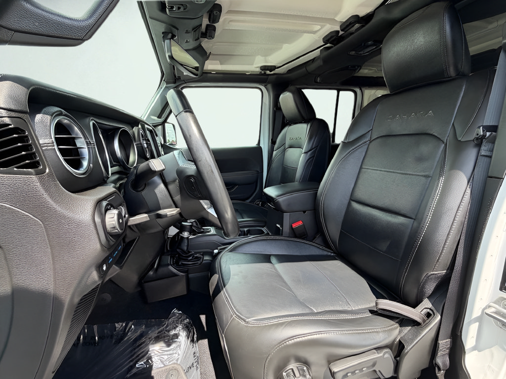 Used 2022 Jeep Wrangler Unlimited Sahara AWD/4WD image 17