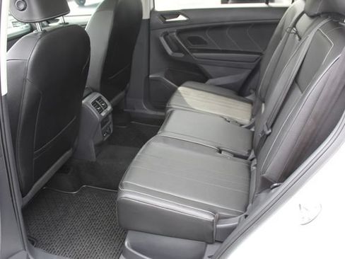Used 2022 Volkswagen Tiguan SE AWD/4WD image 14