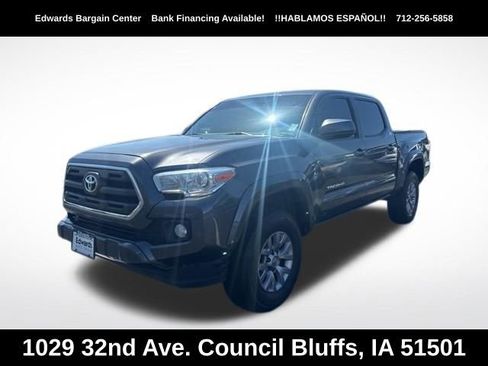 Used 2017 Toyota Tacoma SR5 w/ Tow Package AWD/4WD image 3