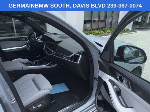 Certified 2024 BMW X7 xDrive40i w/ M Sport Package AWD/4WD image 23