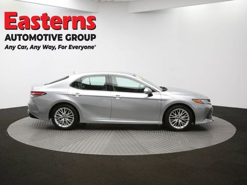 Used 2019 Toyota Camry XLE image 39