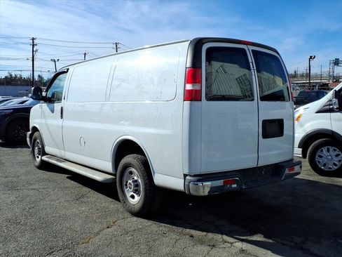 Used 2017 GMC Savana 2500 image 5