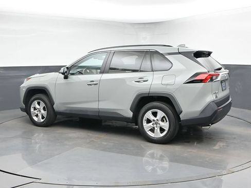 Used 2021 Toyota RAV4 XLE w/ Convenience Package FWD image 7
