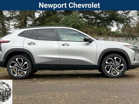 New 2026 Chevrolet Trax RS w/ Sunroof Package image 3