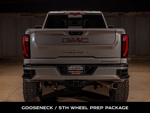 Used 2025 GMC Sierra 3500 Denali w/ Denali Reserve Package image 8