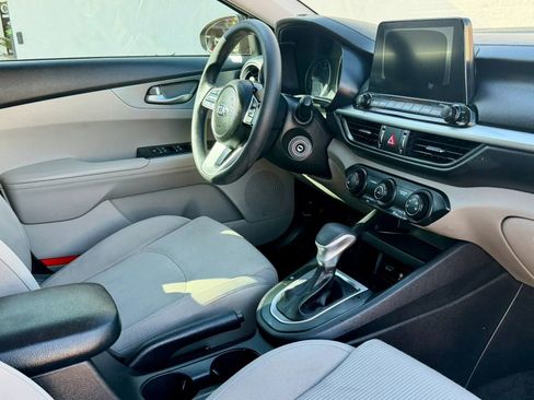 Used 2021 Kia Forte LXS FWD image 10