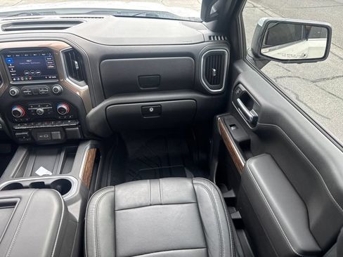 Used 2019 Chevrolet Silverado 1500 High Country w/ Technology Package AWD/4WD image 24