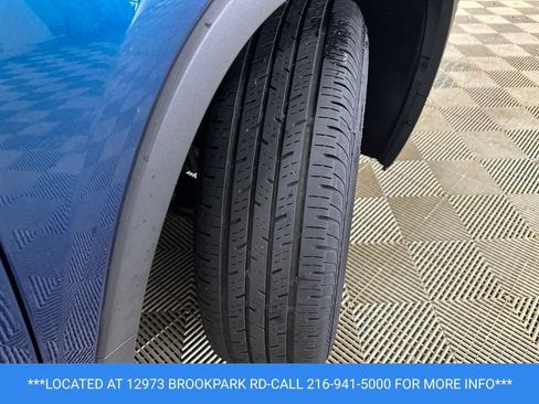Used 2019 Chevrolet Trax LT w/ Sun & Sound Package FWD image 26