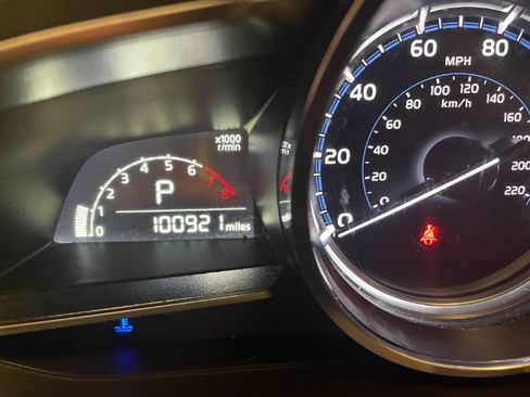 Used 2020 Toyota Yaris XLE image 46