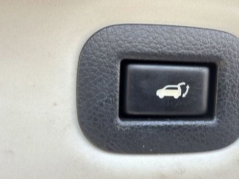 Used 2017 Nissan Rogue SL w/ SL Premium Package image 48