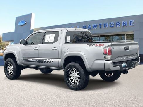 Used 2021 Toyota Tacoma TRD Sport w/ Technology Package image 4
