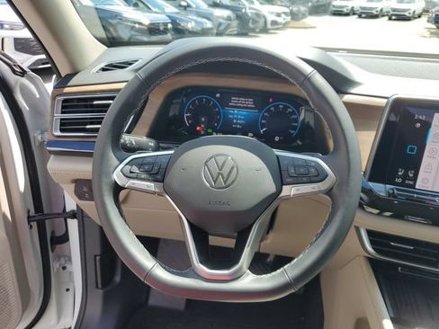 Certified 2025 Volkswagen Atlas SE w/ Panoramic Sunroof Package FWD image 25