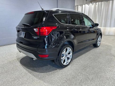 Used 2019 Ford Escape Titanium AWD/4WD image 3