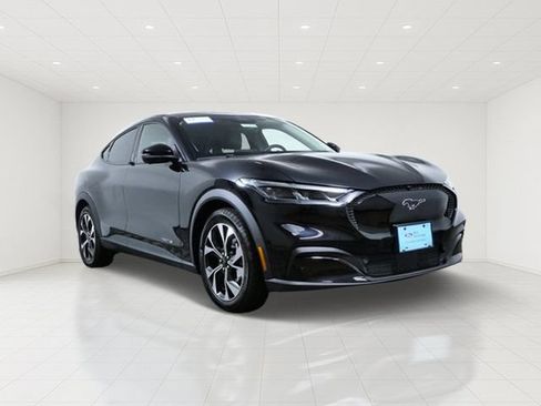Certified 2025 Ford Mustang Mach-E Select w/ Comfort Package Lite AWD/4WD image 1