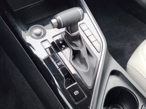 Used 2023 Kia Niro EX image 24