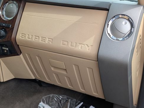 Used 2012 Ford F250 Lariat w/ Chrome Pkg image 23