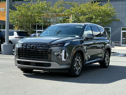 Used 2024 Hyundai Palisade SEL FWD image 9