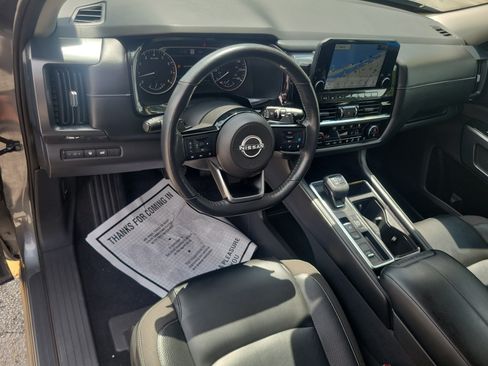 Used 2022 Nissan Pathfinder SL FWD image 13