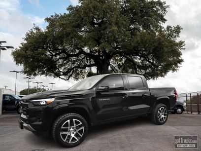 Used 2023 Chevrolet Colorado Z71 w/ Z71 Convenience Package 2