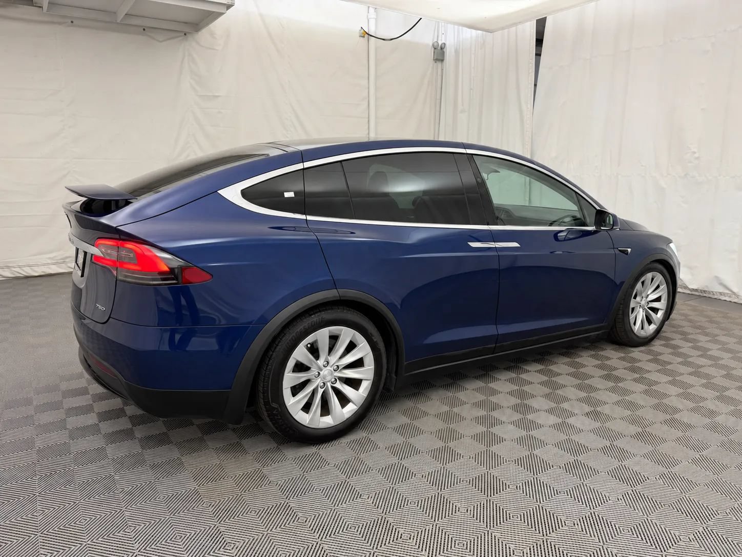 Used 2018 Tesla Model X 75D AWD/4WD image 5