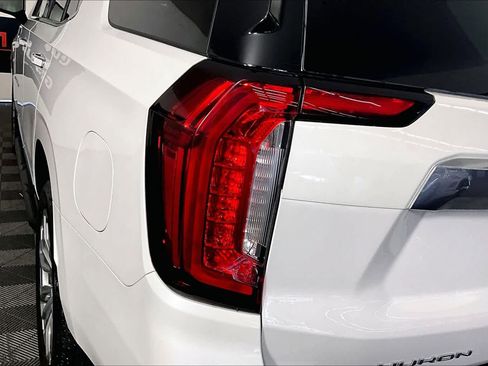 Used 2021 GMC Yukon Denali w/ LPO, Illumination Package image 28