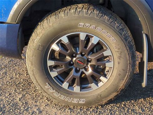 Used 2020 Nissan Titan PRO-4X w/ Pro-4x Convenience Package image 10