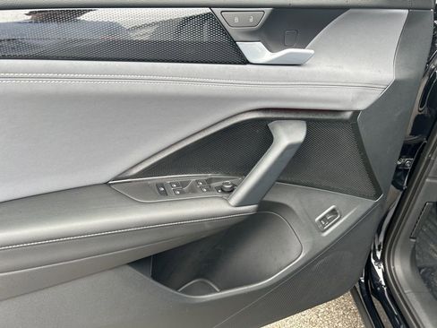 New 2026 Volkswagen Tiguan SE AWD/4WD image 9