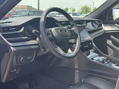 Used 2023 Jeep Grand Cherokee L Overland w/ Luxury Tech Group IV AWD/4WD image 26