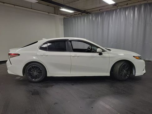 Used 2019 Toyota Camry SE FWD image 9