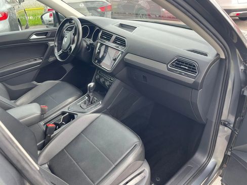 Used 2019 Volkswagen Tiguan SE image 11
