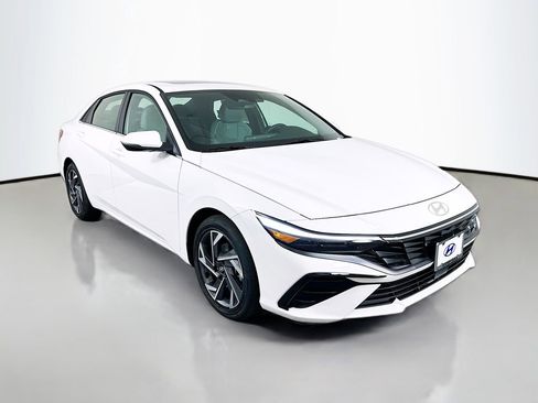 New 2026 Hyundai Elantra Limited image 3