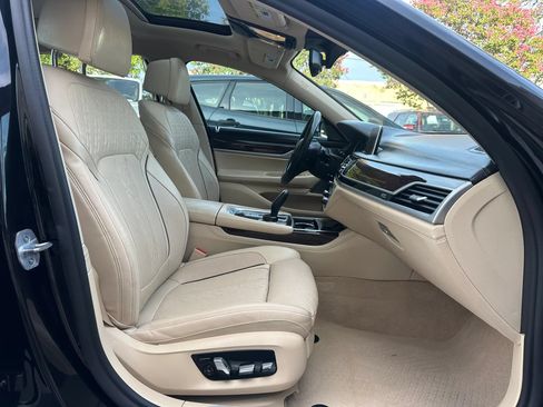 Used 2019 BMW 740i w/ Executive Package RWD image 22