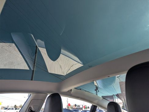 Used 2023 Tesla Model 3 Standard Range image 14